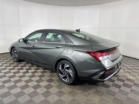 Certified 2025 Hyundai Elantra Limited image 22