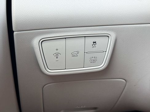 Certified 2024 Hyundai Tucson Limited AWD/4WD image 14