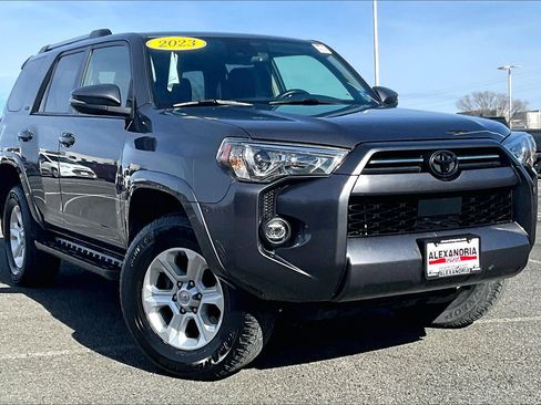 Used 2023 Toyota 4Runner SR5 Premium image 2