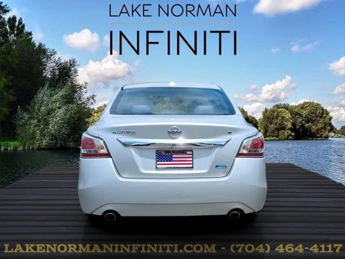 Used 2014 Nissan Altima 2.5 S w/ Display Audio Package FWD image 23