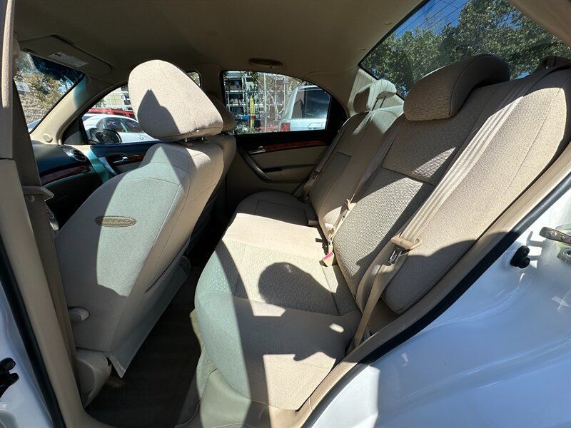 Used 2008 Chevrolet Aveo LT FWD image 18