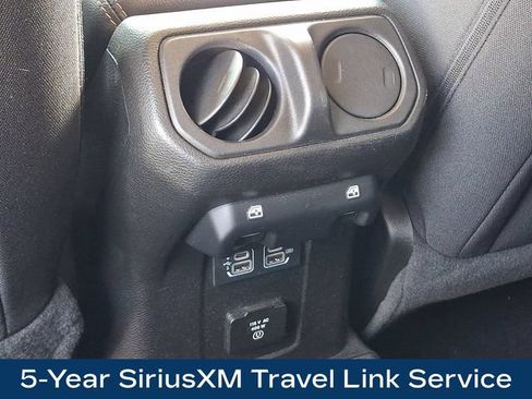 Used 2020 Jeep Gladiator Overland AWD/4WD image 22