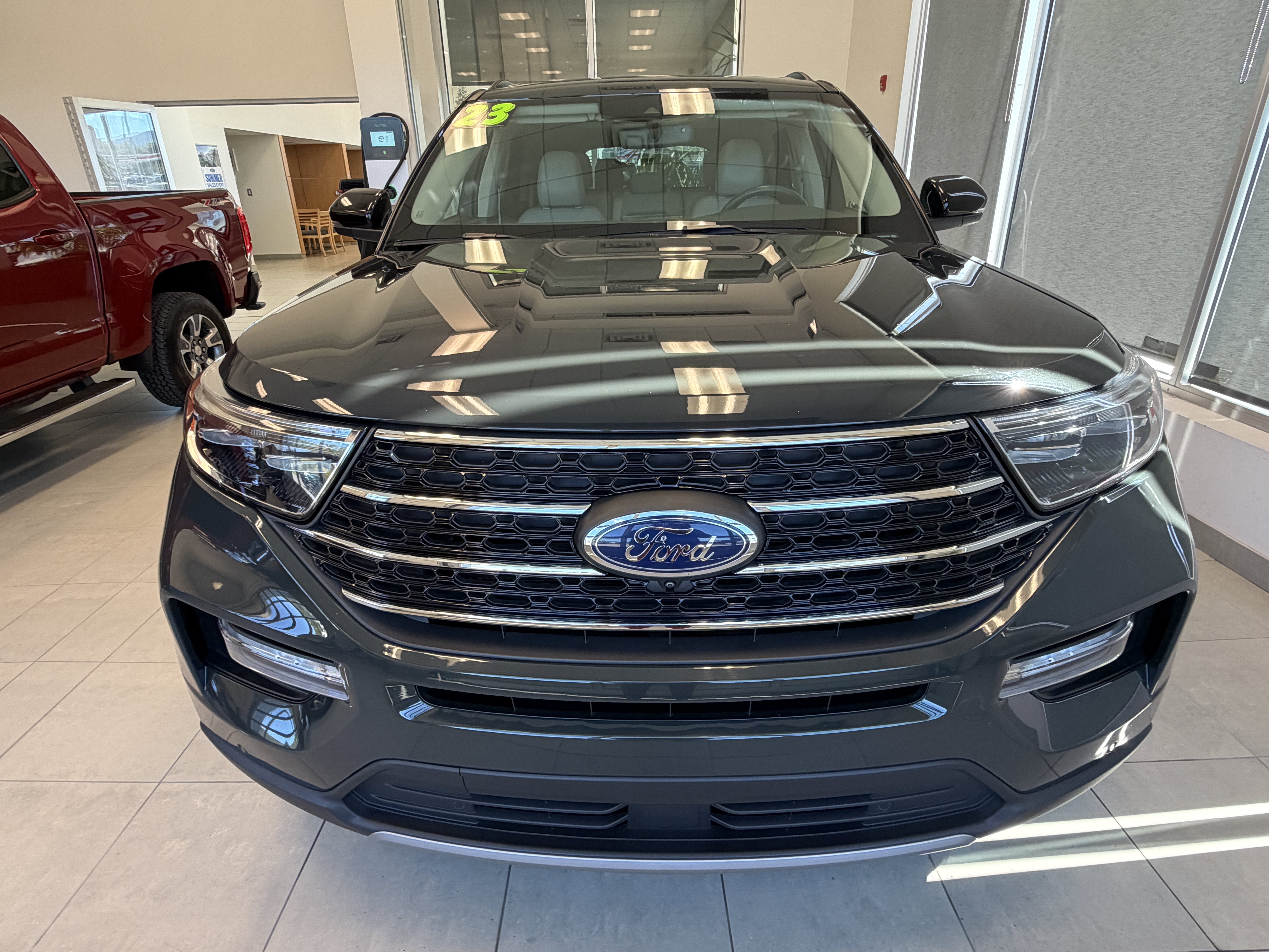 Used 2023 Ford Explorer XLT w/ Equipment Group 202A AWD/4WD image 6