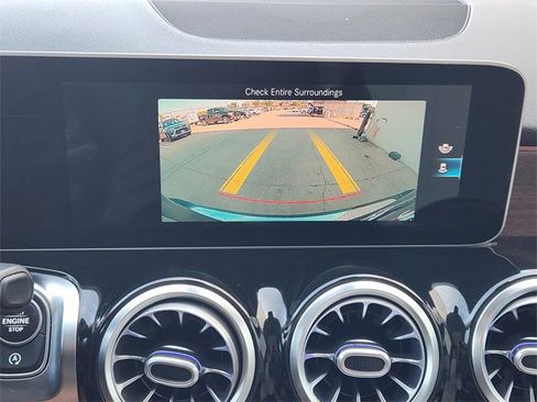 Used 2021 Mercedes-Benz GLB 250 image 6