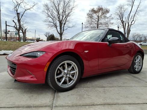 Used 2016 MAZDA MX-5 Miata Sport image 3