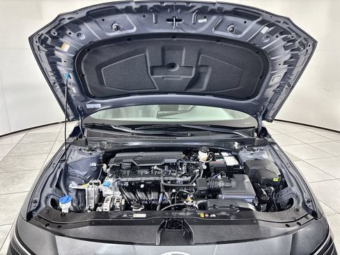 Certified 2025 Hyundai Elantra SEL w/ Cargo Package FWD image 18