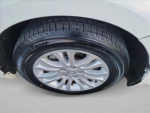 Used 2016 Toyota Sienna XLE image 10