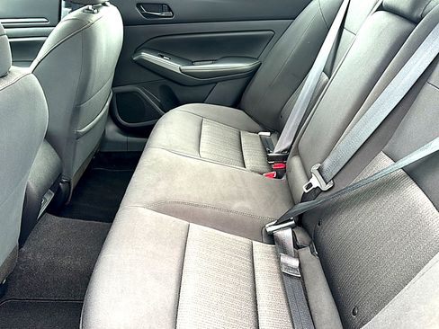 Used 2025 Nissan Altima 2.5 SV FWD image 18