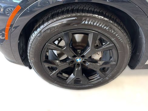 Used 2024 BMW X7 xDrive40i w/ Climate Comfort Package AWD/4WD image 11