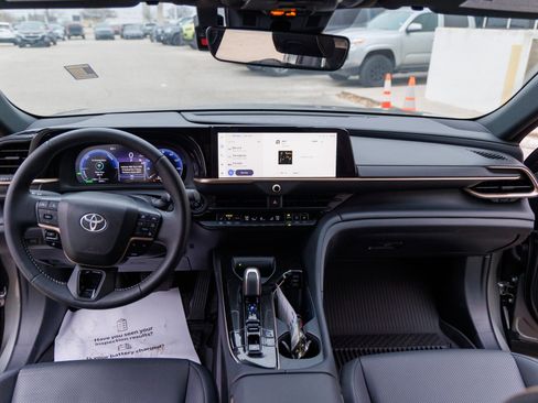 Certified 2026 Toyota Crown XLE image 46