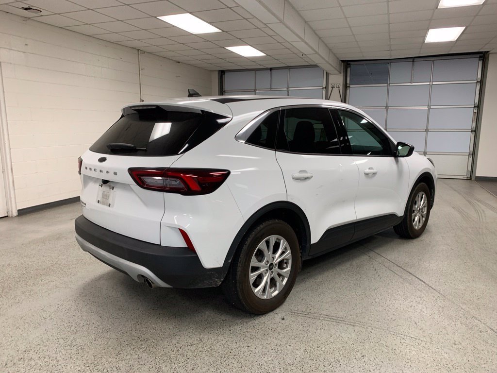 Used 2023 Ford Escape Active w/ Cold Weather Package FWD image 4
