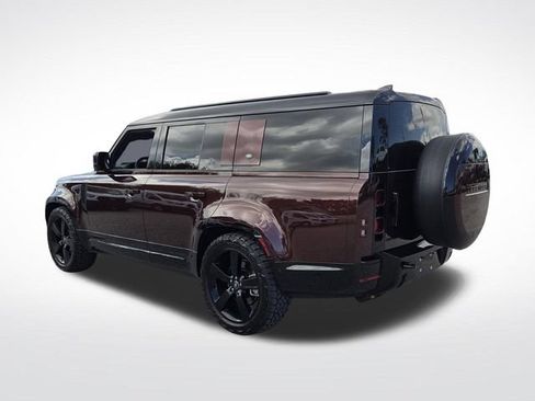 Used 2024 Land Rover Defender 130 X-Dynamic SE AWD/4WD image 6