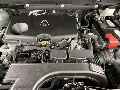 Used 2021 Toyota RAV4 XLE w/ Convenience Package image 31