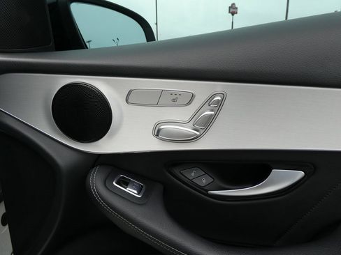 Used 2022 Mercedes-Benz GLC 300 4MATIC image 17