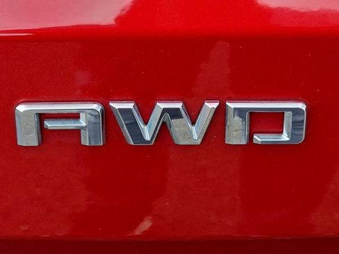 Used 2024 Chevrolet Traverse LT w/ LPO, Floor Liner Package AWD/4WD image 33