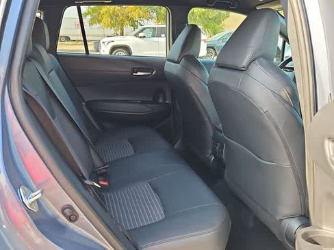 Used 2023 Toyota Corolla Cross AWD Hybrid image 17