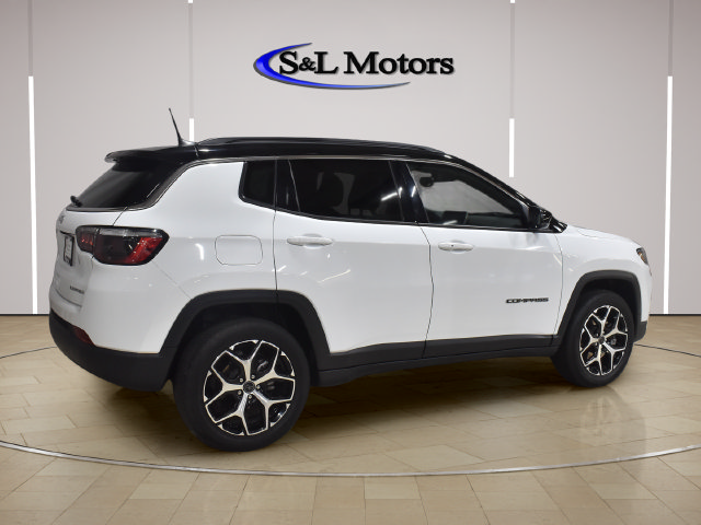 Used 2025 Jeep Compass Limited AWD/4WD image 8