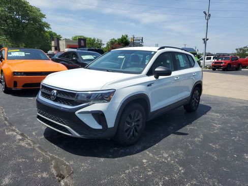 Used 2022 Volkswagen Taos S AWD/4WD image 2