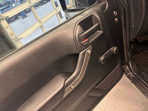 Used 2017 Jeep Wrangler Sport w/ Connectivity Group image 14