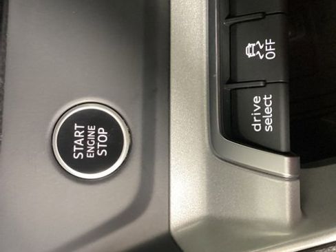 Used 2023 Audi Q3 2.0T Premium Plus w/ Premium Plus Package image 27