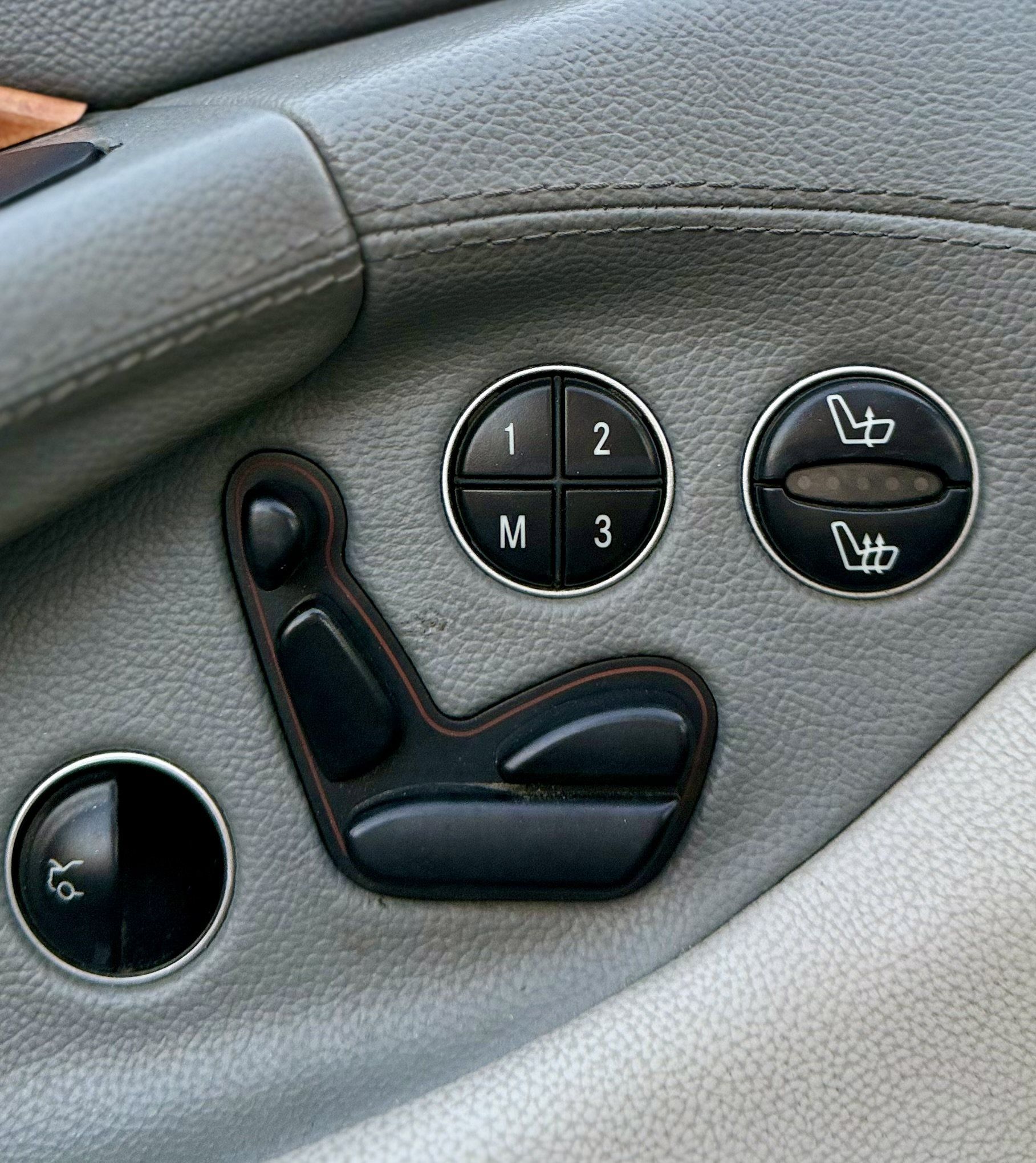 Used 2006 Mercedes-Benz SL 500 image 22