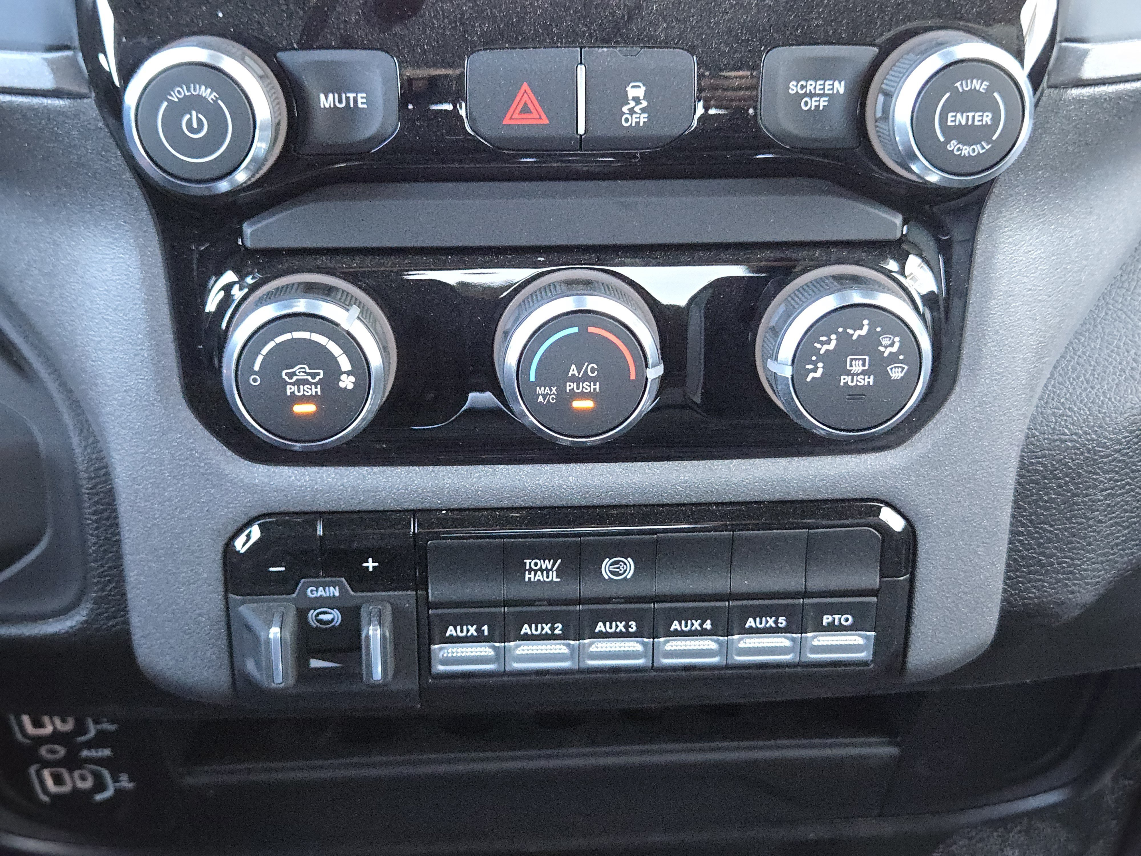 New 2026 RAM 5500 Tradesman w/ Chrome Appearance Group AWD/4WD image 14