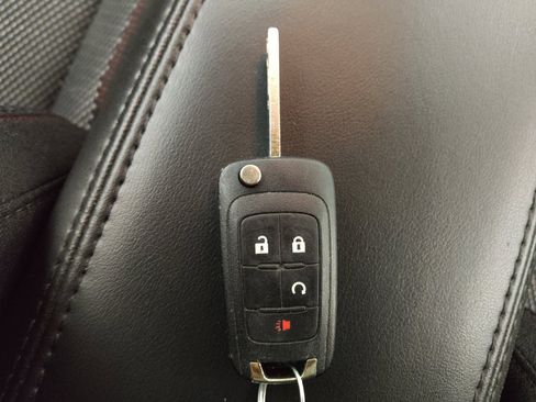 Used 2016 GMC Terrain SLE w/ Technology Package image 32