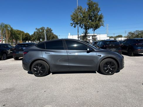 Used 2020 Tesla Model Y Long Range image 1