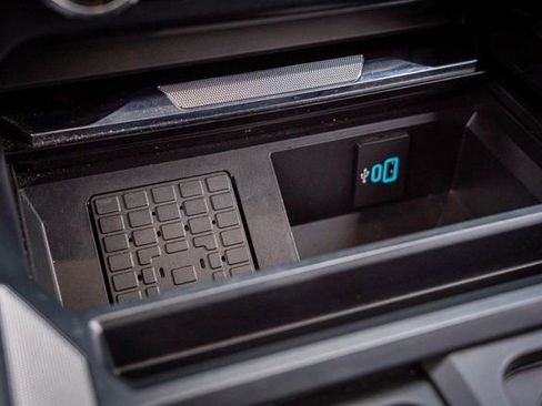 Used 2023 Ford F250 Lariat image 26