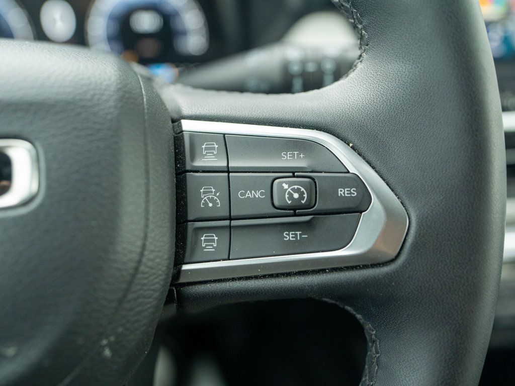 Used 2024 Jeep Compass Limited w/ Elite Group AWD/4WD image 31