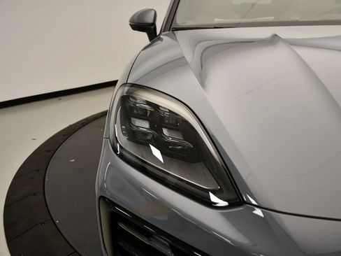 Certified 2026 Porsche Cayenne Coupe AWD/4WD image 15