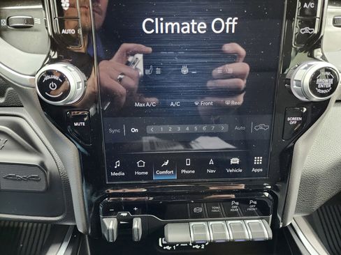 Used 2024 RAM 3500 Big Horn w/ Sport Appearance Package image 15