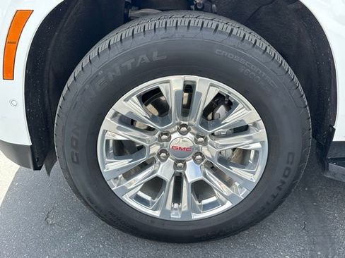 Certified 2025 GMC Yukon Denali AWD/4WD image 32