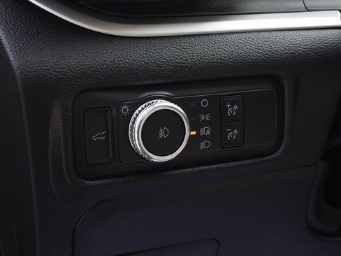 Used 2021 Ford Explorer XLT w/ Equipment Group 202A image 16