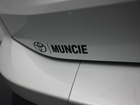 Used 2024 Nissan Rogue SV FWD image 41