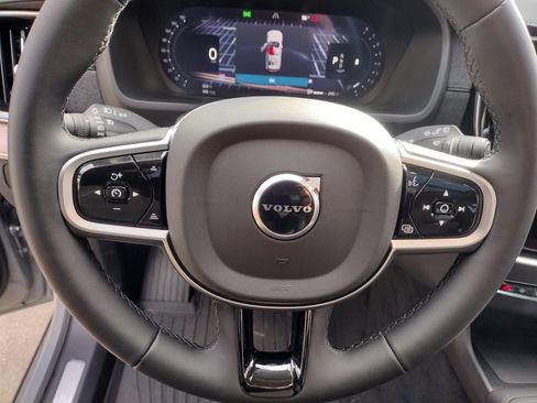 New 2026 Volvo XC90 B6 Plus w/ Protection Package Premier image 11