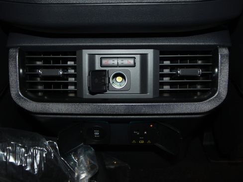 New 2025 Ford F150 Platinum w/ Equipment Group 702A High image 32