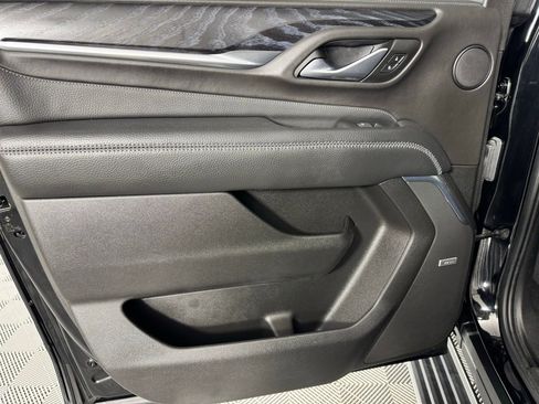 Used 2022 GMC Yukon XL Denali w/ Denali Premium Package image 27