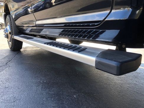 Used 2018 RAM 3500 Tradesman w/ Chrome Appearance Group image 14