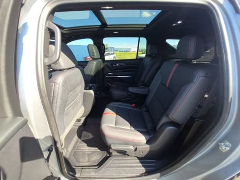 Used 2024 Chevrolet Traverse RS AWD/4WD image 11