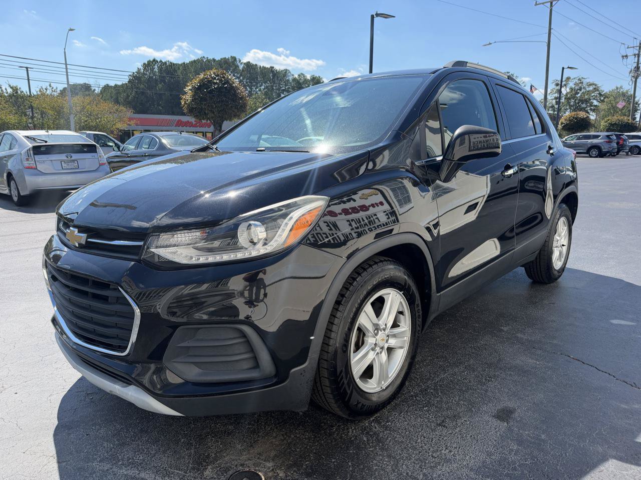 Used 2019 Chevrolet Trax LT w/ LT Convenience Package FWD image 4