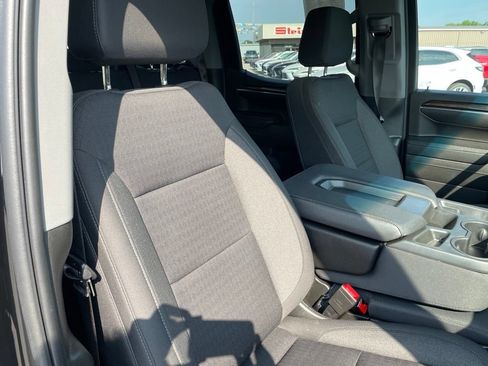 Used 2023 Chevrolet Silverado 1500 LT AWD/4WD image 34