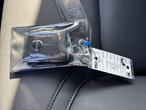 Used 2025 Volvo XC90 B6 Plus image 37