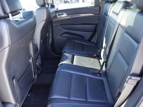 Used 2018 Jeep Grand Cherokee Overland image 17