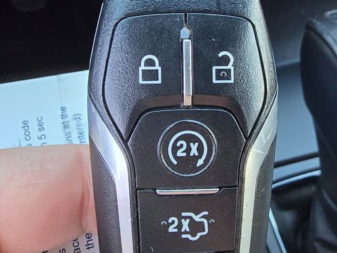 Used 2017 Ford Explorer XLT w/ Equipment Group 202A image 30