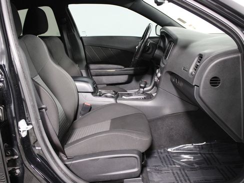 Used 2022 Dodge Charger GT w/ Blacktop Package RWD image 9