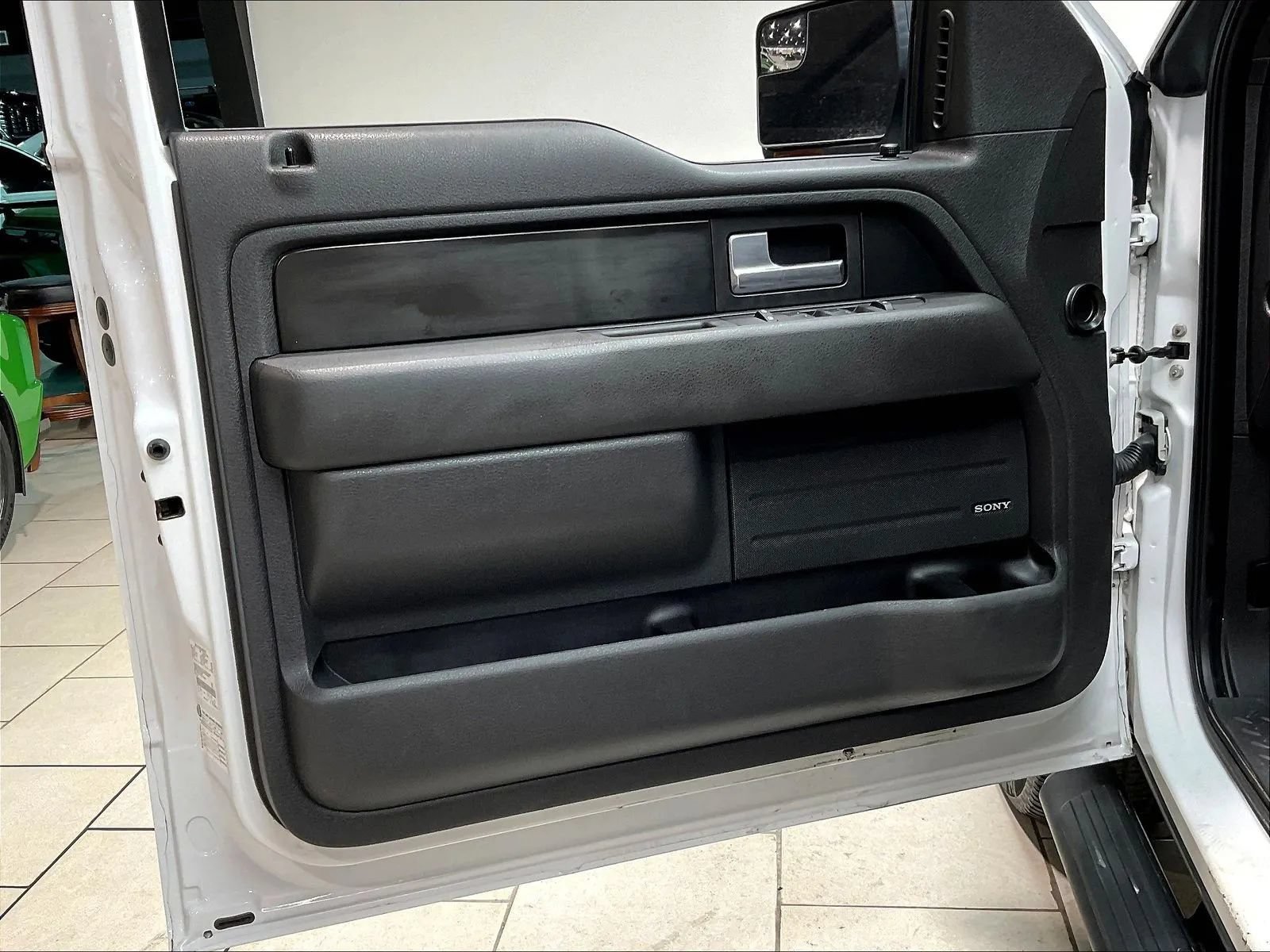 Used 2014 Ford F150 FX4 w/ Equipment Group 402A Luxury AWD/4WD image 16