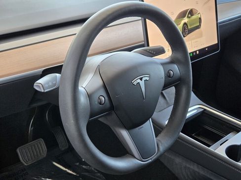 Used 2023 Tesla Model Y 2WD image 25