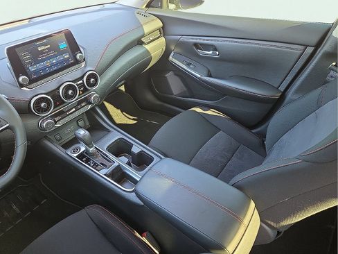 Used 2025 Nissan Sentra SR FWD image 12