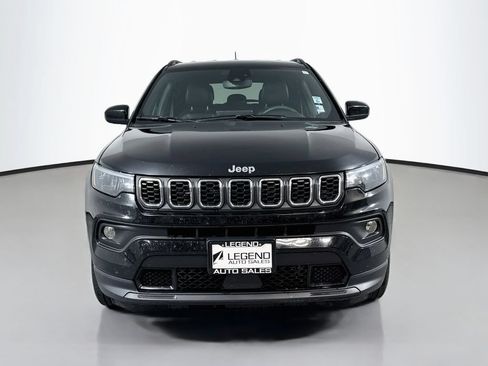 Used 2024 Jeep Compass Latitude AWD/4WD image 2